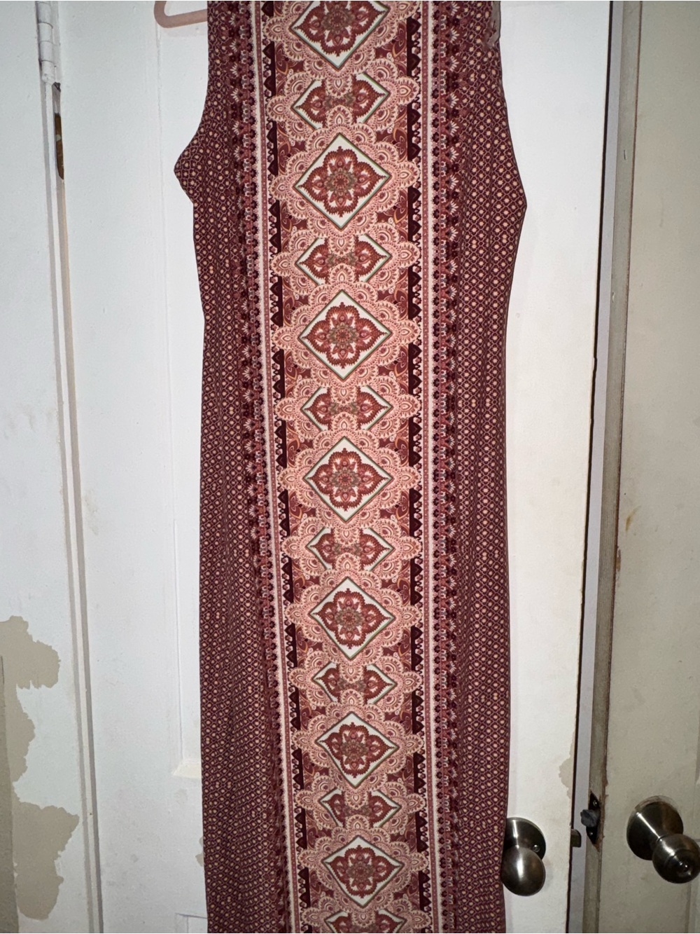 Women's Sleeveless Maxi Dress in Burgundy Paisley